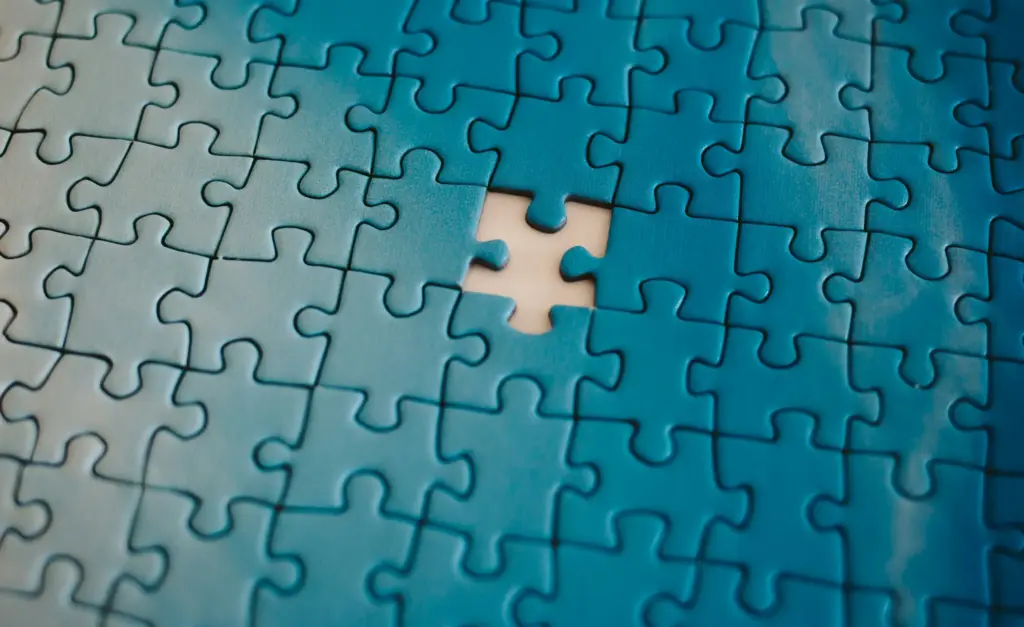 Puzzel waarin nog één stuk ontbreekt